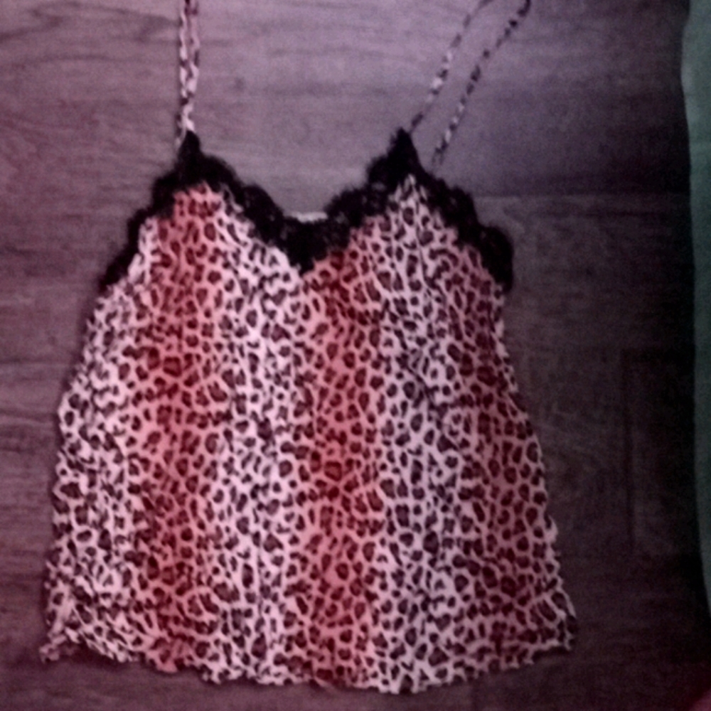 Leopard print tank top with lace trim